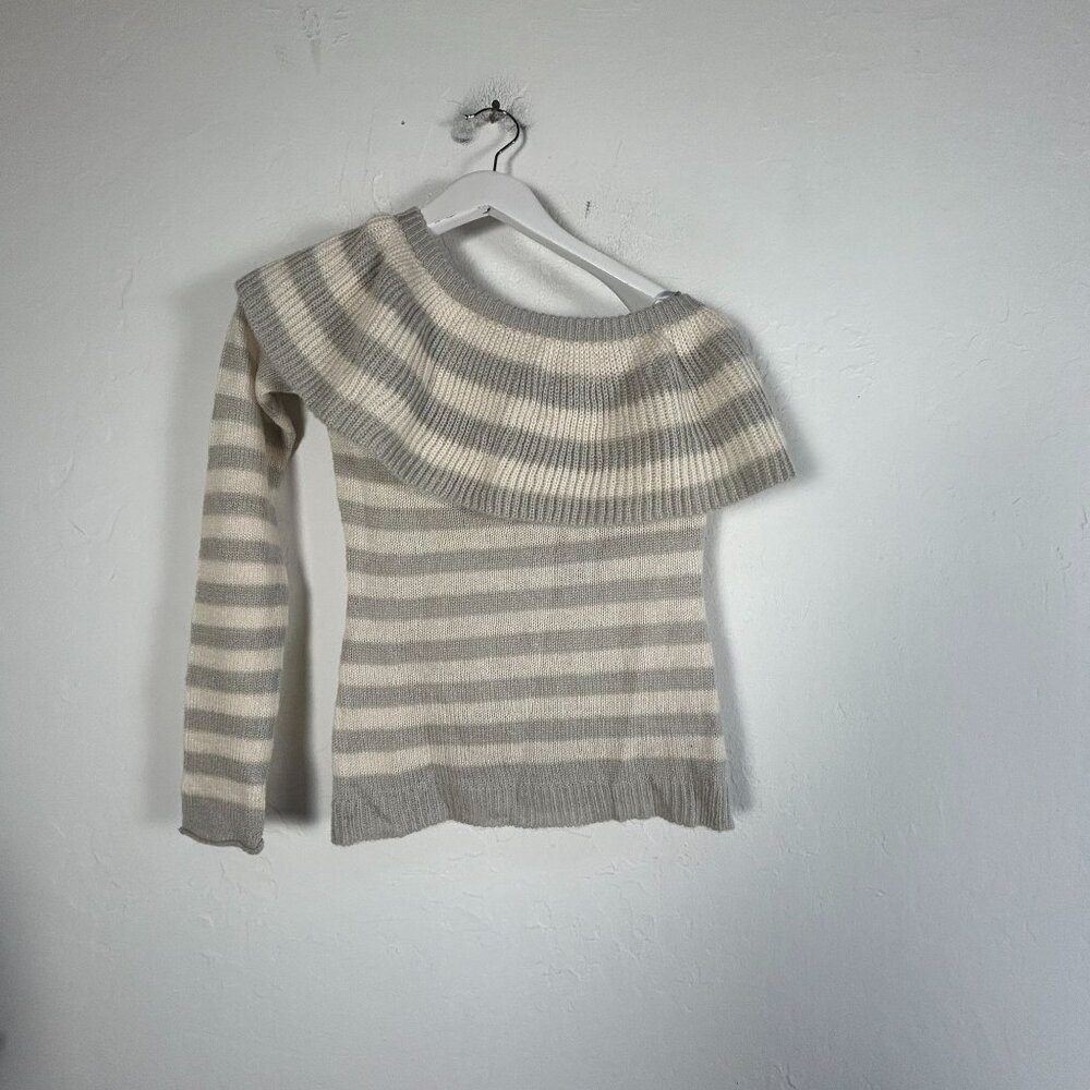 Romeo & Juliet Couture Womens Striped One-Shoulder Sweater Small Grey New $108